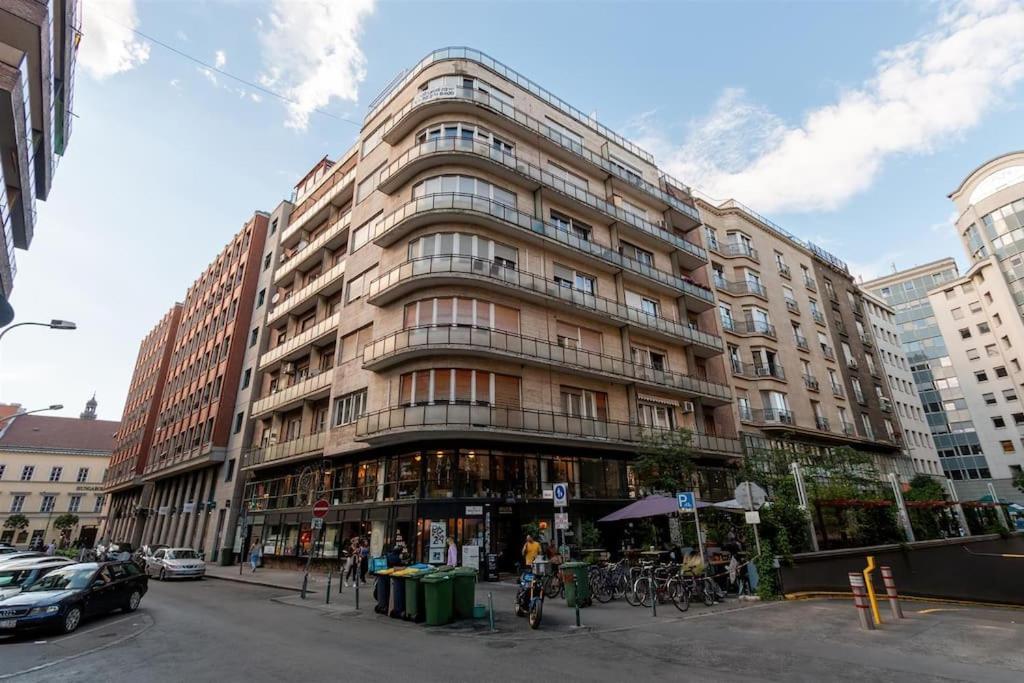 Madach Luxory Apartamento *